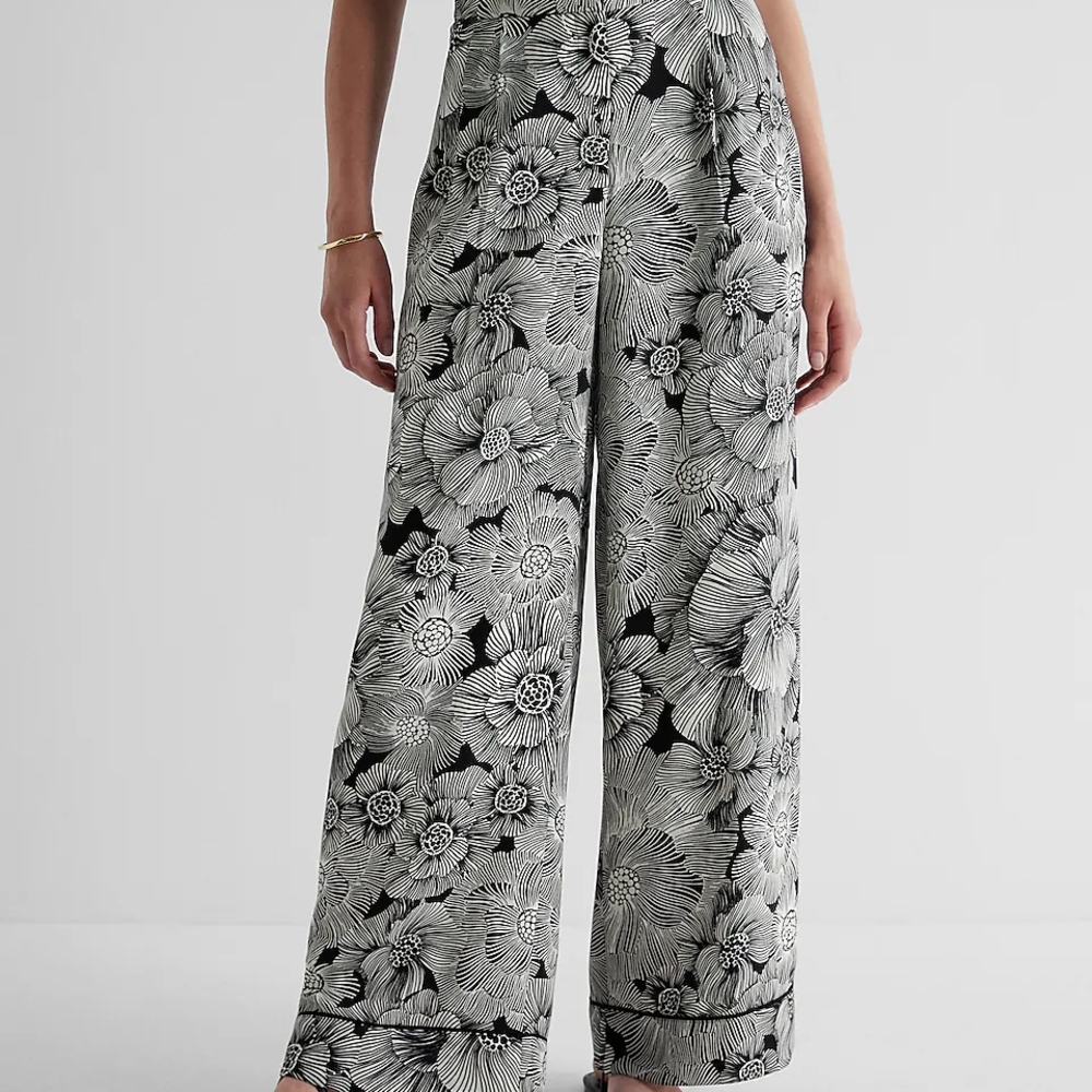 Express Floral Black and White Wide-Leg Pants